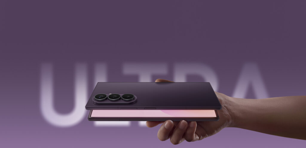 Le Galaxy Z Fold8 Ultra de Samsung, vu de dos